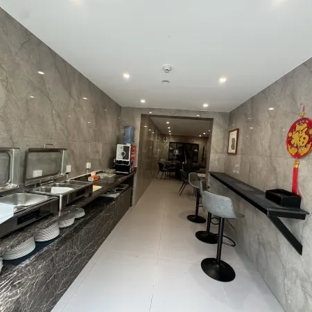 Jiazhou Yunshe (Leshan Giant Buddha Shop)