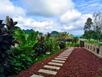 Puzhehei Qingmo Lakeview Resort Hotel