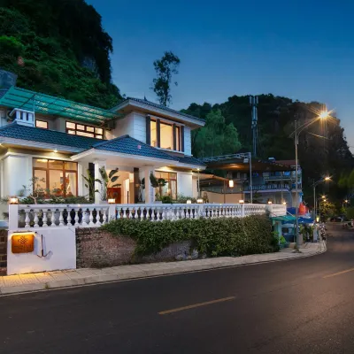 MAISON CAT BA BAY VIEW VILLA Отели рядом с достопримечательностью «Пляж Кат-Ко 3»