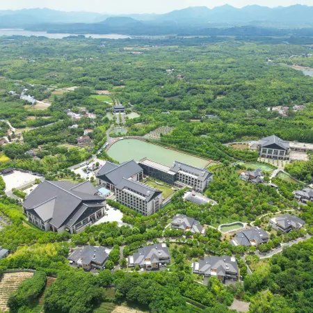 Yixing Shenshangu Resort Hotel (Dajue Temple Yunhu Scenic Area)