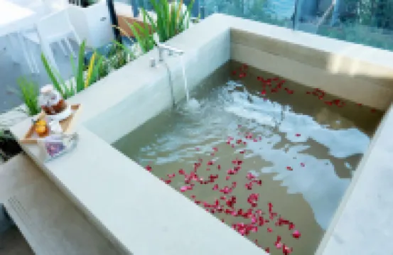 花築·來野溫泉私湯villa民宿（太白山國家森林公園店）