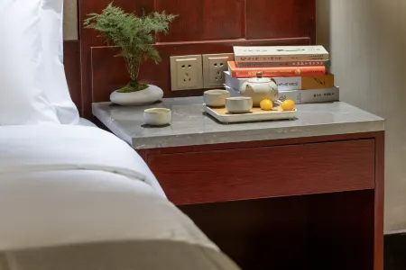 Jinglihao Hotel (Ejinaqi Huyanglin)