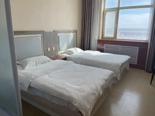 Golmud Zhangpeng Camping Hotel