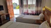 Avanti Surf & Stay Hotels in Vaadhoo