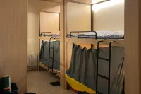 C'est La Vie Youth Hostel