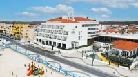 Hotel Cristal Vieira Praia & Spa Các khách sạn ở Vieira de Leiria
