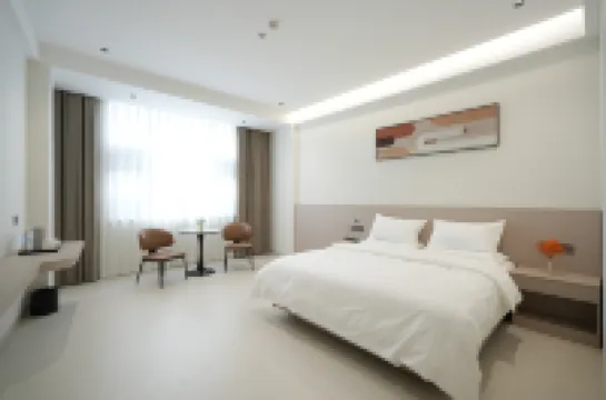 Maitreya Yueze Hotel (Huquan Ecological Park Qinglai Park Branch)