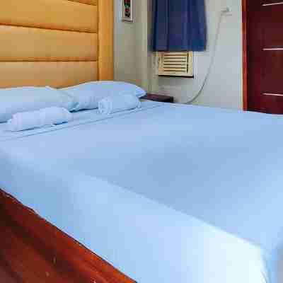 RedDoorz at Alejandro's Suites & Venue Rooms