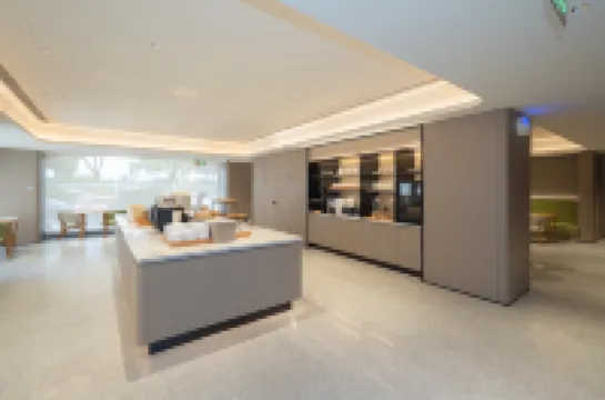 JI Hotel (North Gate of Xijindu Scenic Area, Zhenjiang)