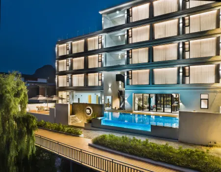 Yangshuo Moonshine Villa (Yangshuo Yulonghe Branch) Отели рядом с достопримечательностью «Gongnong Bridge»