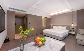WeiDe Jingjiang Taihe Wuyue Plaza Hotel