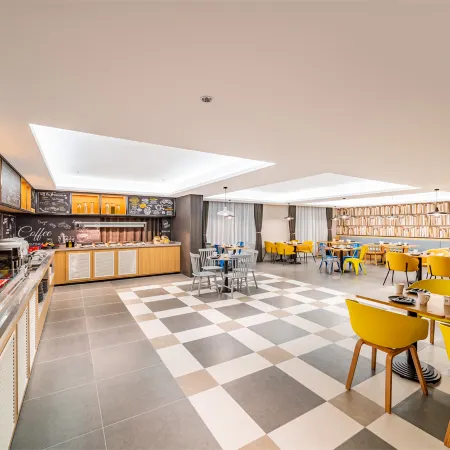 Campanile Hotel Zhaoqing Sihui  Hotel 