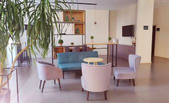 Homeinn Selected Hotel (Ulanqab High-speed Railway Station Vehicle Management Office)