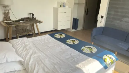 Nashan Nahai Homestay Отели рядом с достопримечательностью «Shuidong Bay»