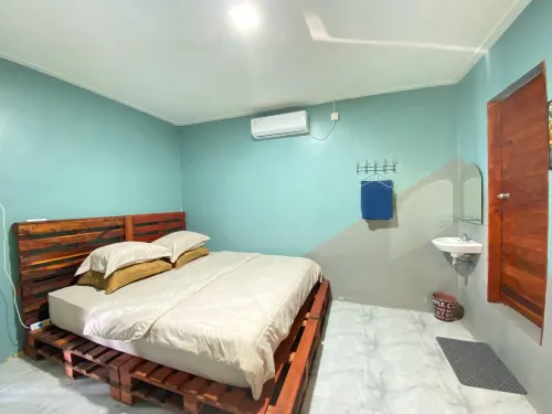 Evergreen Lodge Hotels in Air Manis