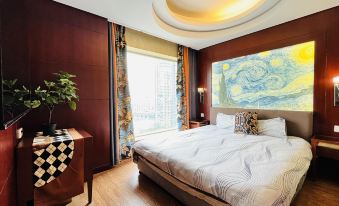 Happy Guest Projection Apartment