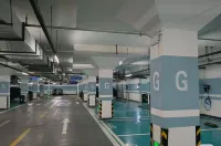 Elite Excellence Hotel - Parkering