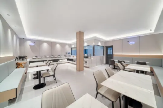 Homeinn Fairyland Hotel (Longyou People's Government South Gate)