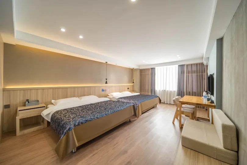 Guiyuan Hotel (Nanjing South Railway Station Daming Road Subway Station)