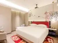 Huanyue Hotel (Pingliang Xingtai Plaza)