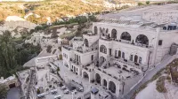 Nino Cave Suites