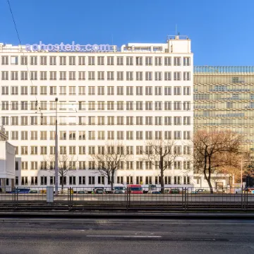 a&o Warszawa Wola Отели рядом с достопримечательностью «Воля»