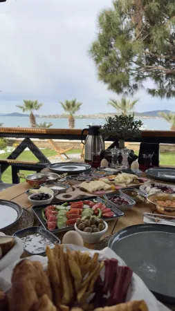 Tringo Bungalov Отели в г. Айвалык