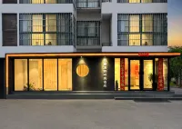 Yuxian Zhuya Qingyun Fashion Hotel