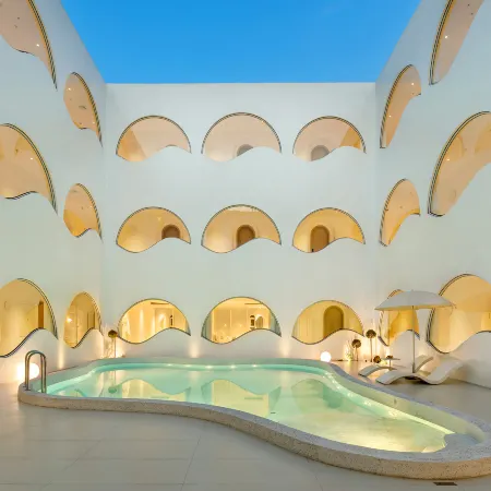 Dream Harbor Hotel