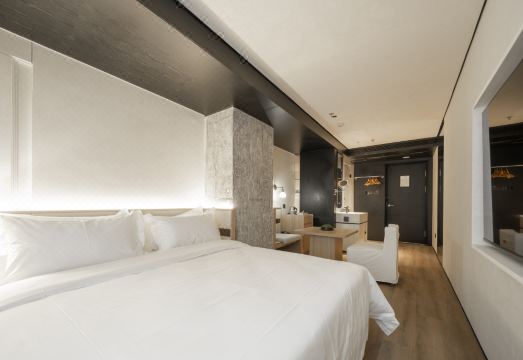 5. 홍야동 홀리데이..