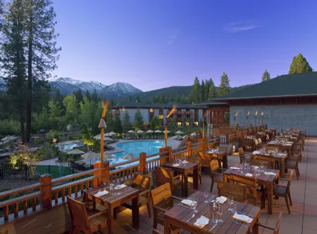 Hyatt Regency Lake Tahoe Resort, Spa and Casino Отели рядом с достопримечательностью «Санд Харбор»