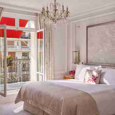 Plaza Athénée Paris & Dior Spa Rooms