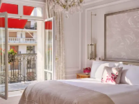 Plaza Athénée Paris & Dior Spa โรงแรมในปารีส