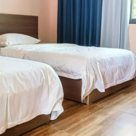 Happy Hotel