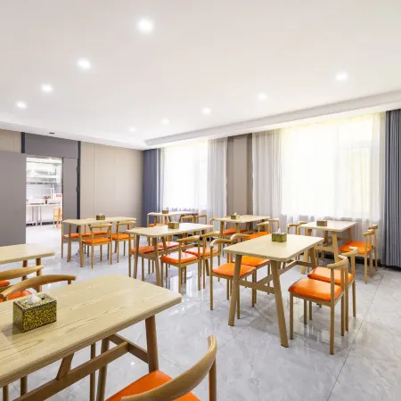 Yunan Business Hotel (Taoxian Airport Shenyang Conservatory of Music)