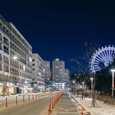 Urbanstay Sokcho Beach AB Отели рядом с достопримечательностью «Daepohang Port»