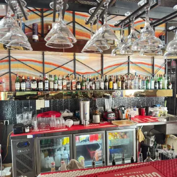 Ostro Hotel Отели рядом с достопримечательностью «Набережная Сисоват»