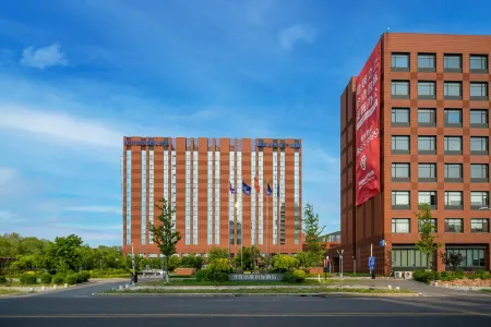 Shenyang Jinlian International Hotel Отели рядом с достопримечательностью «Northeastern University (Hunnan Campus)»