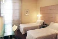 B&B HOTEL First Hotel in zona Buca del Lupo