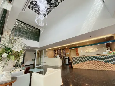The Grand Lunara at Srinakarin Hotell i Prawet