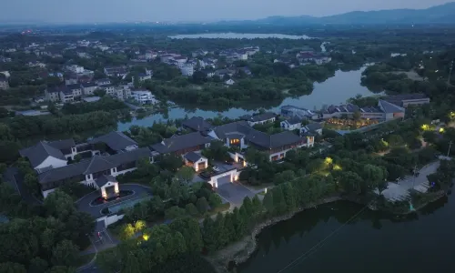 Deqing Shenghua Lakeside  SSAW Garden Hotel