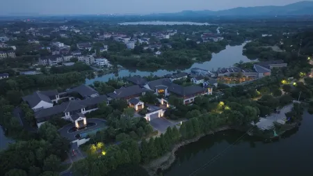 Deqing Shenghua Lakeside  SSAW Garden Hotel Отели рядом с достопримечательностью «Moganshan Senbo Resort Nature Park»