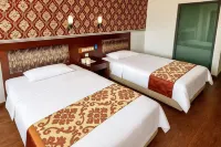 Feiyun Business Hotel