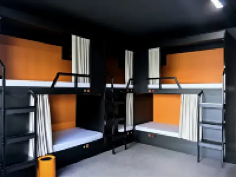 Side Rainbow Hostel