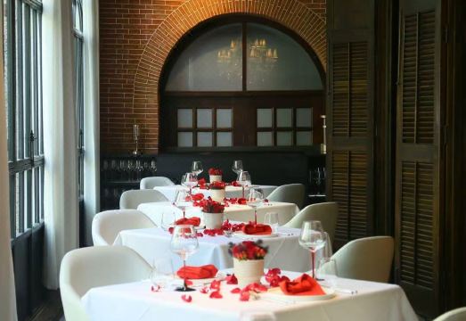 3. 메트로폴리탄 시..