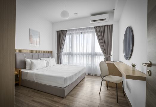 아야트 부킷 빈탕의 모던한 외관 또는 로비