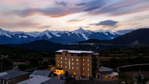 Yuanshan Meili Hotel (Wunongding) in 더친