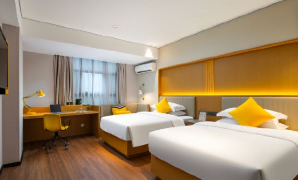 L Hotel (Nanning Jinhu Square Langxi Metro Station)