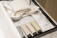 Echarm Hotel (Yiyang Heshan District Wanda Plaza Branch) 바이루 사원 주변 호텔