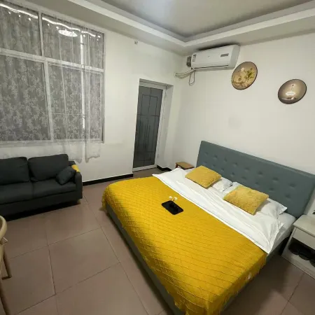 Yichun Meet College Hotel